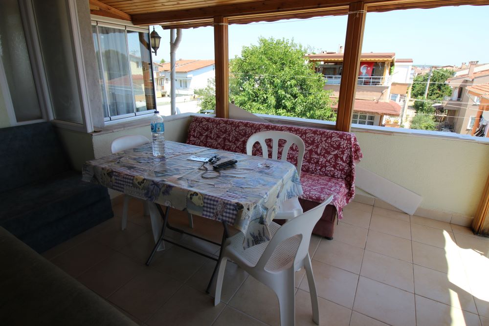 DAİREMİZ TERAS KAT 2+1 DENİZE 150 METRE