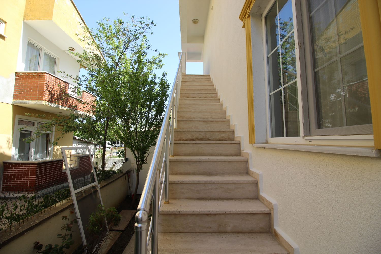 SAROS KÖRFEZİ ERİKLİDE SEZONLUK (105 GÜN) 1+1 DAİRE
